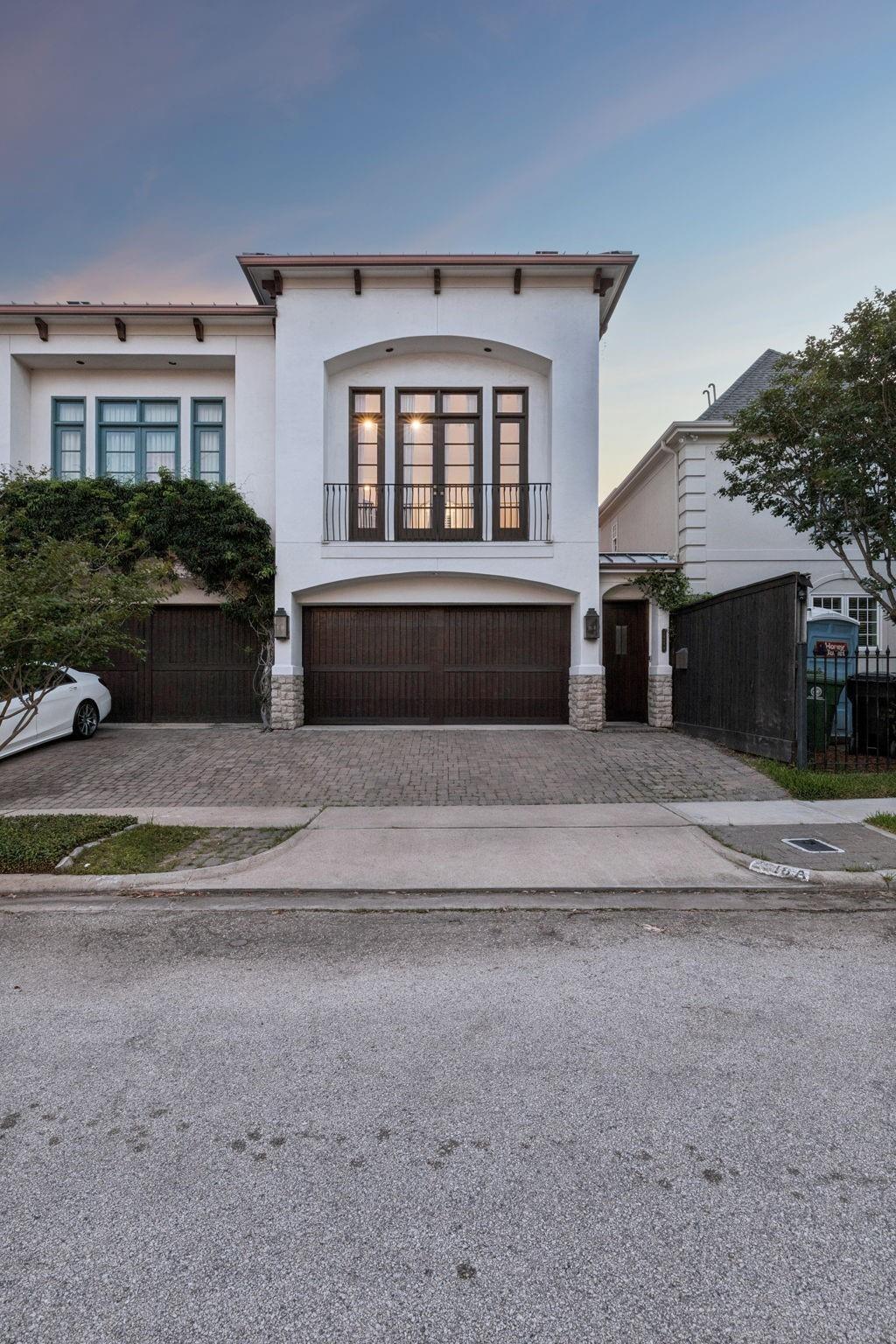 Westgate Dr, Houston, TX 77019