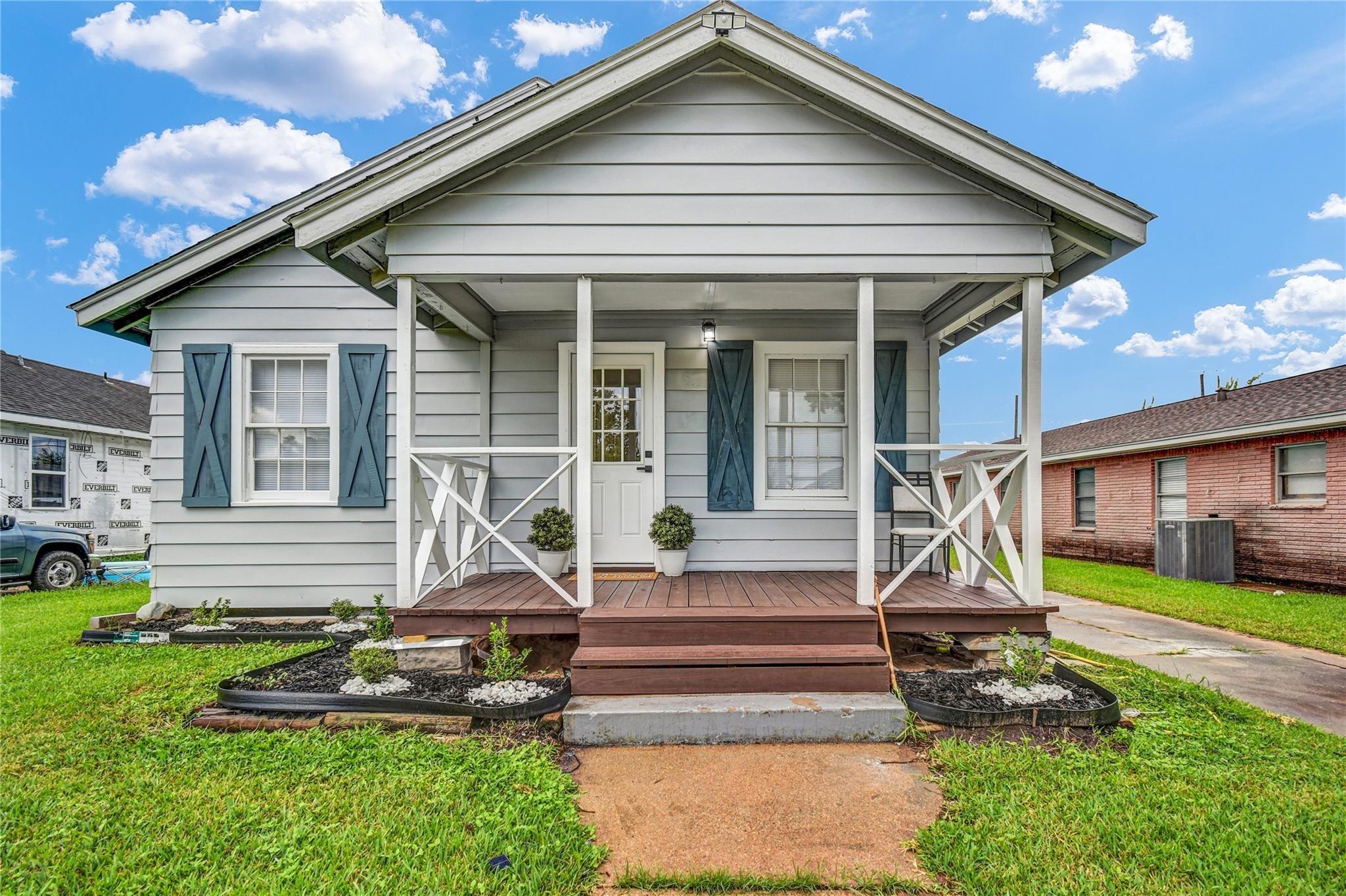 W 4th St, Freeport, TX 77541
