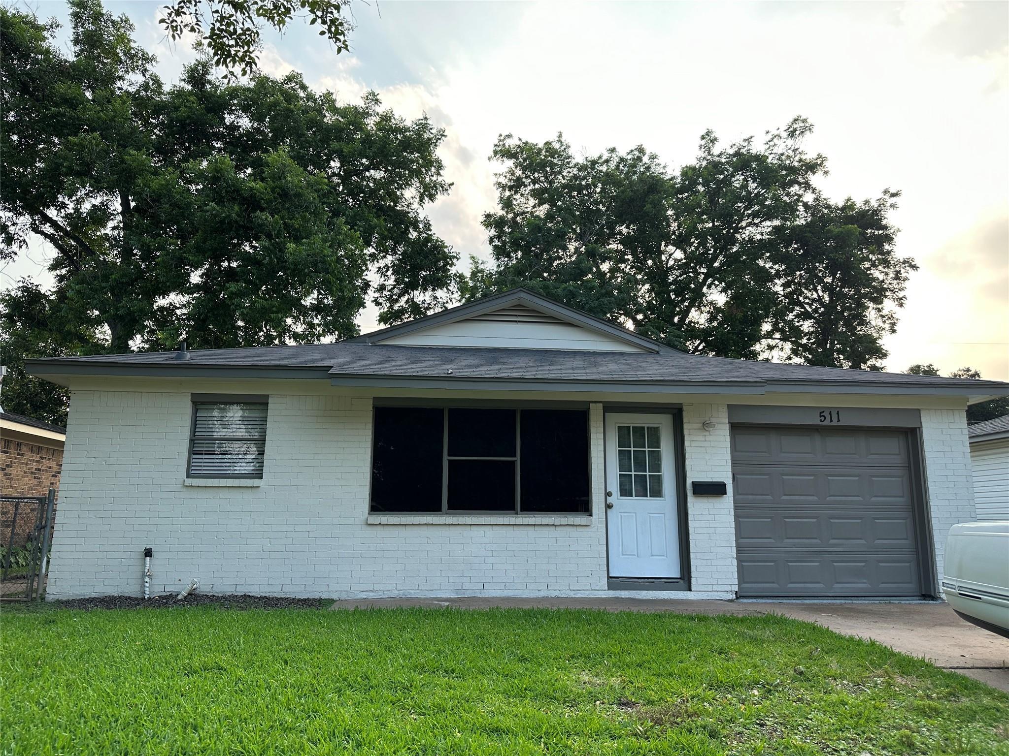 Guyer St, Sugar Land, TX 77498