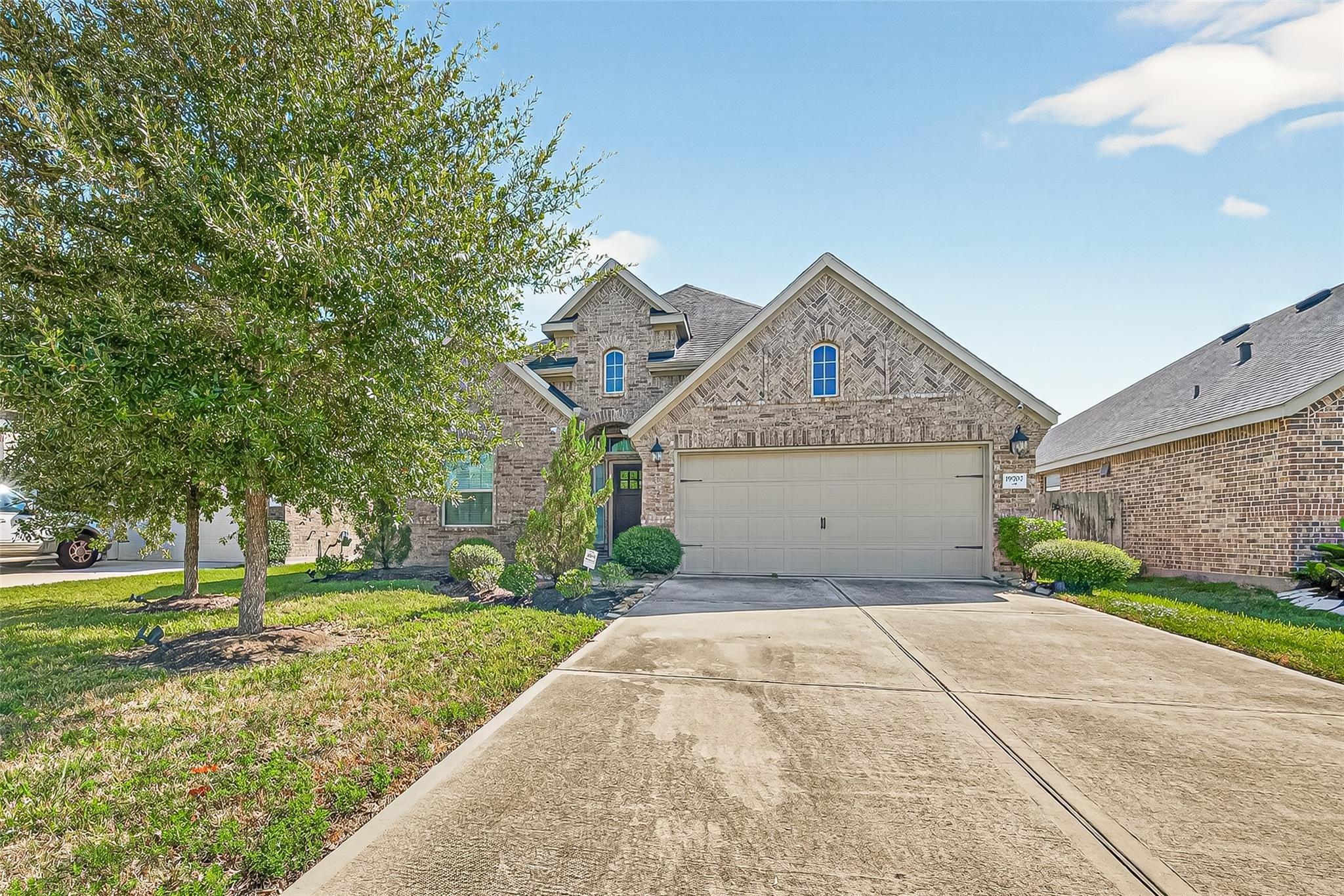 Lakeside Pointe Ct, Richmond, TX 77407