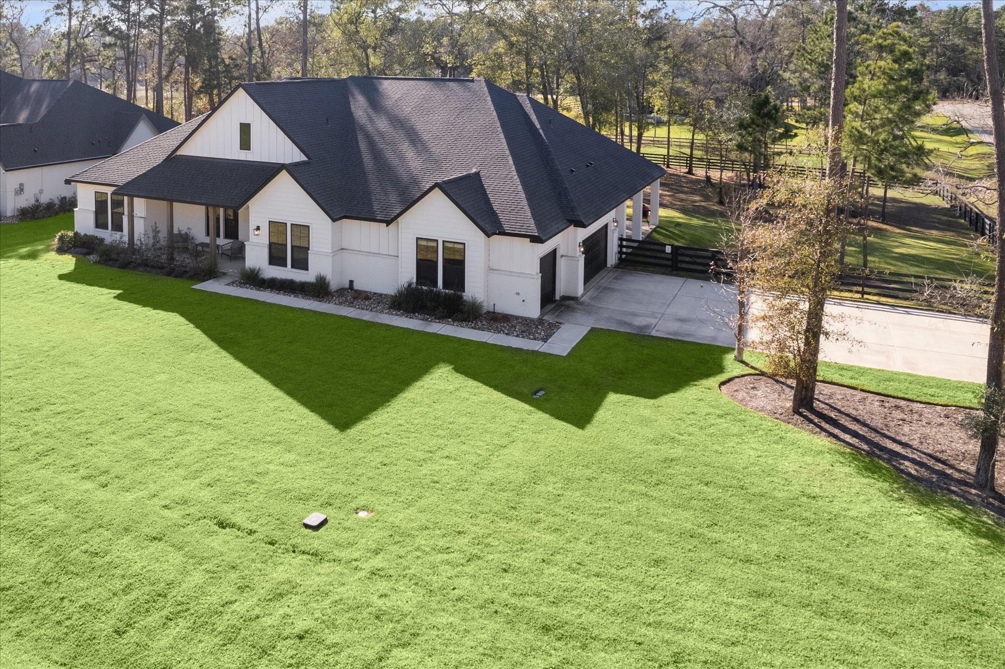 Whispering Creek Trl, Magnolia, TX 77355