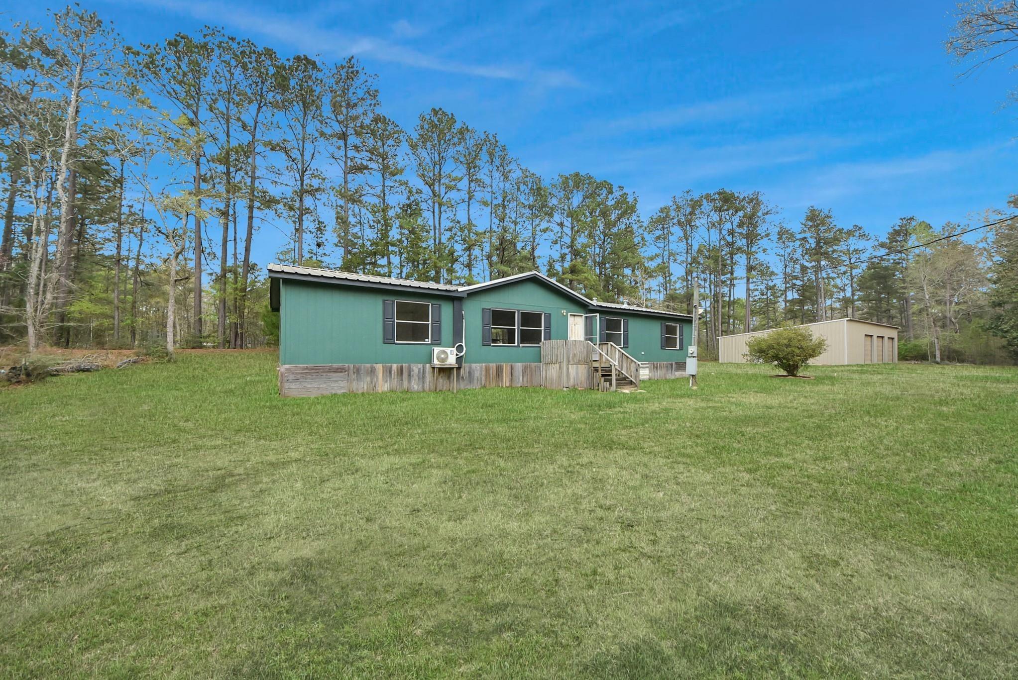 S Oak Dr, Cleveland, TX 77328