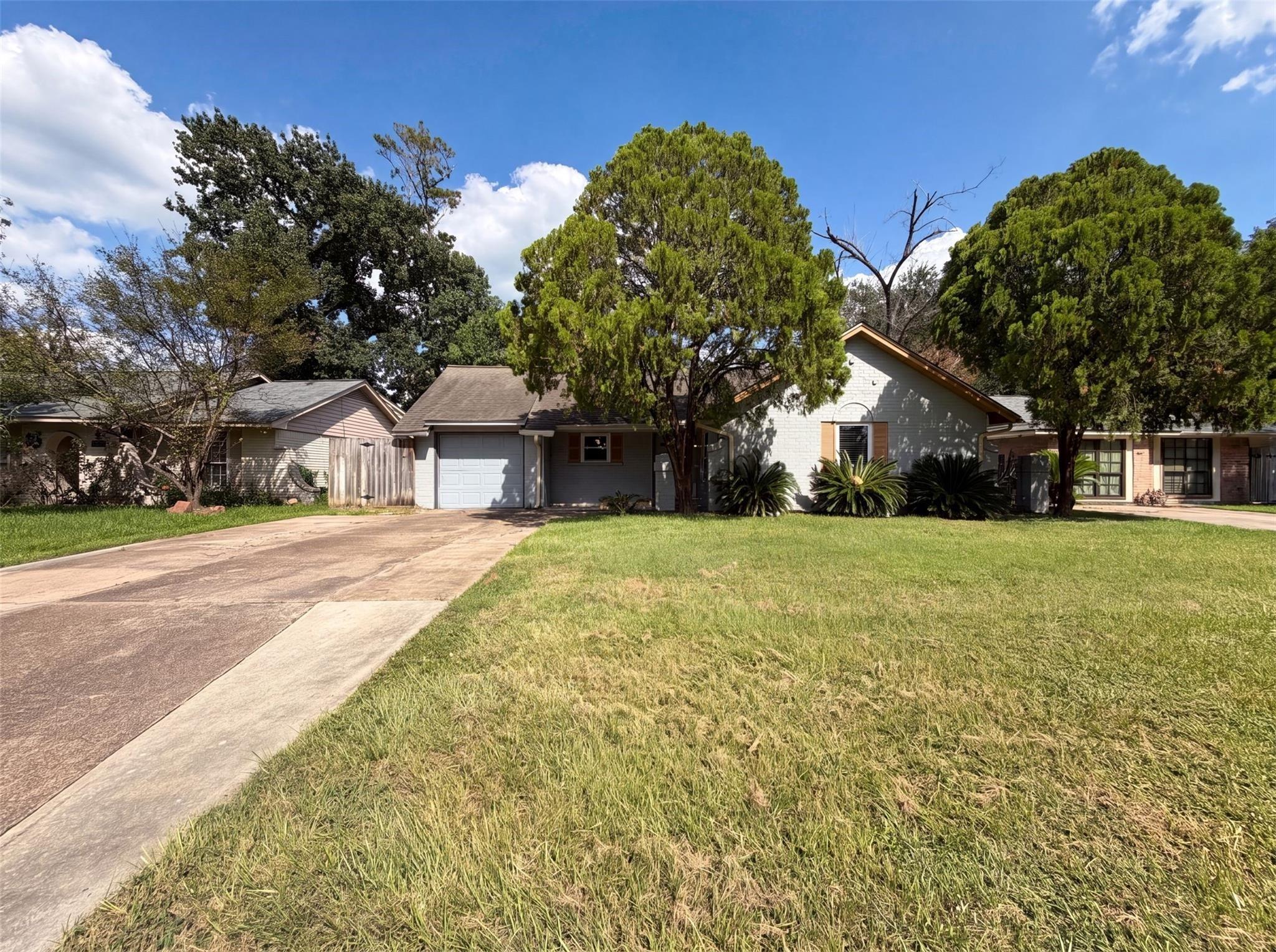 Deanwood St, Houston, TX 77040