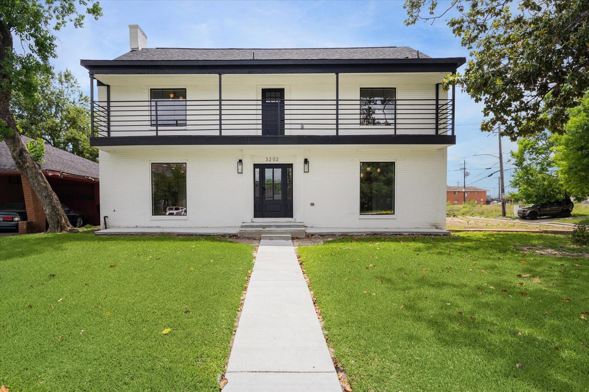 Parkwood Dr, Houston, TX 77021
