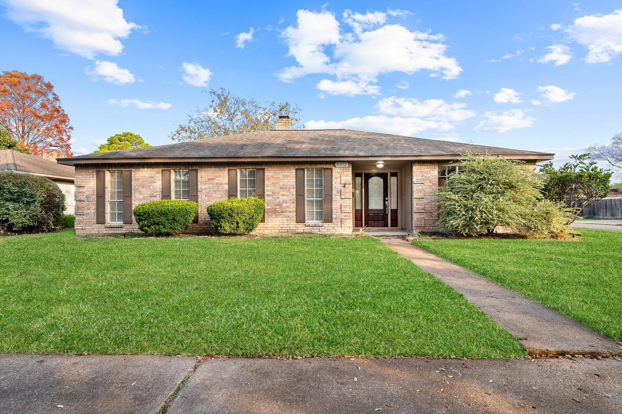 Claridge Dr, Houston, TX 77031