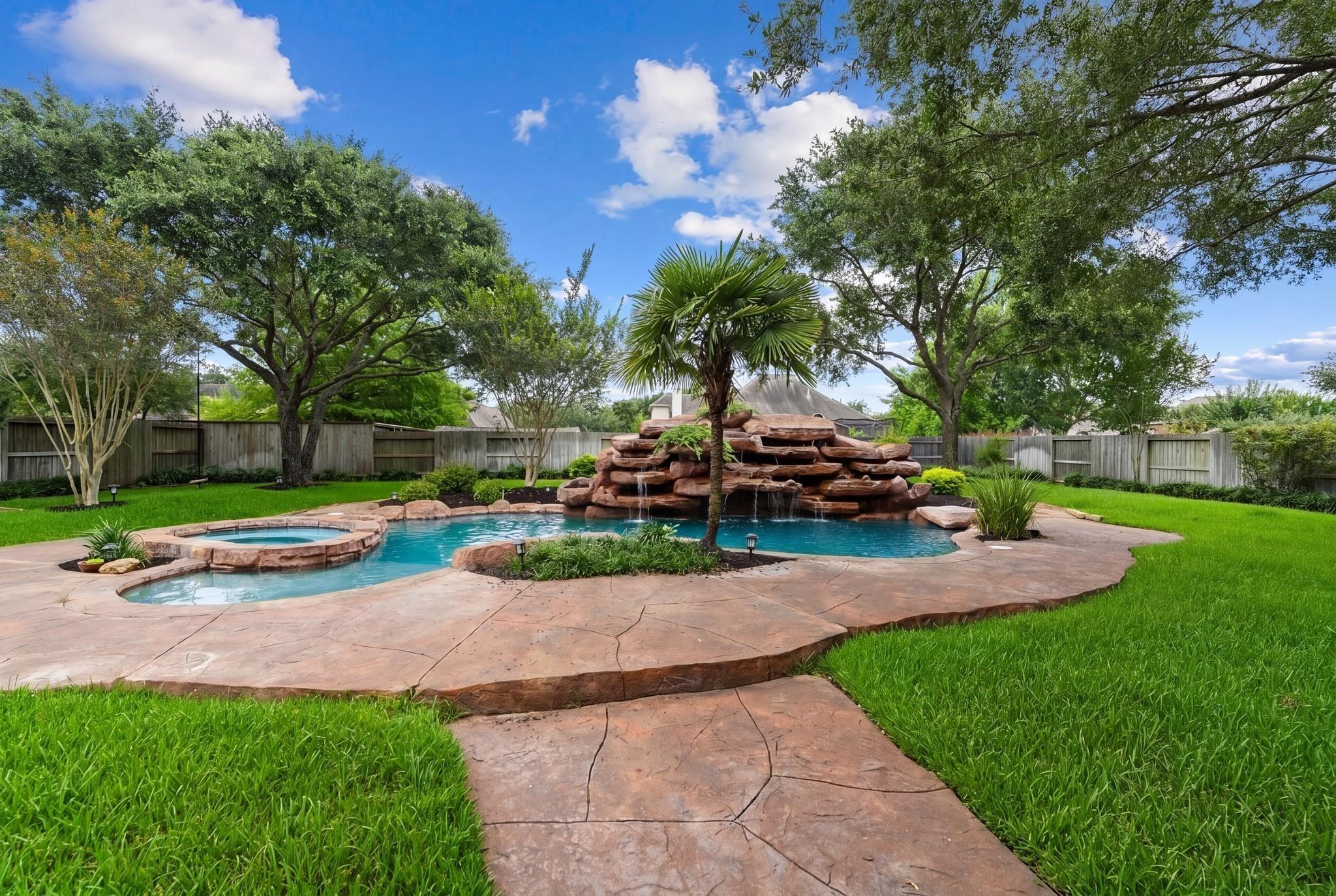 Lake Grayson Dr, Katy, TX 77494