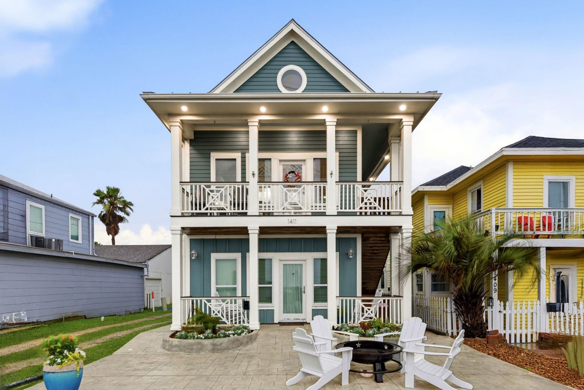 12th St, Galveston, TX 77550