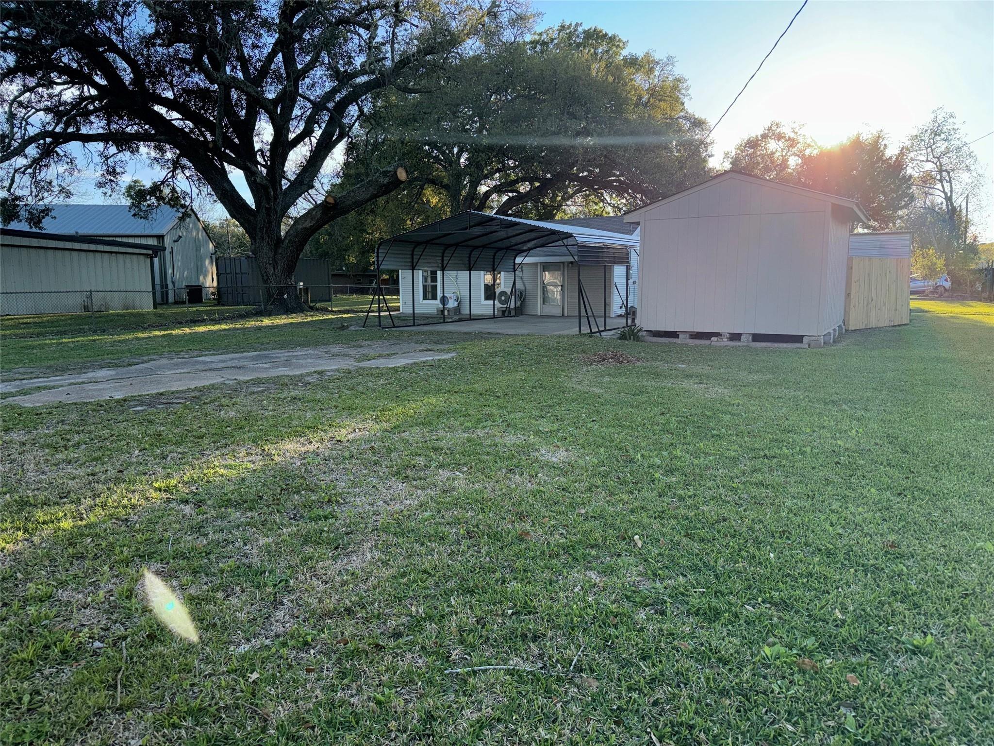 S 7th St, Alvin, TX 77511