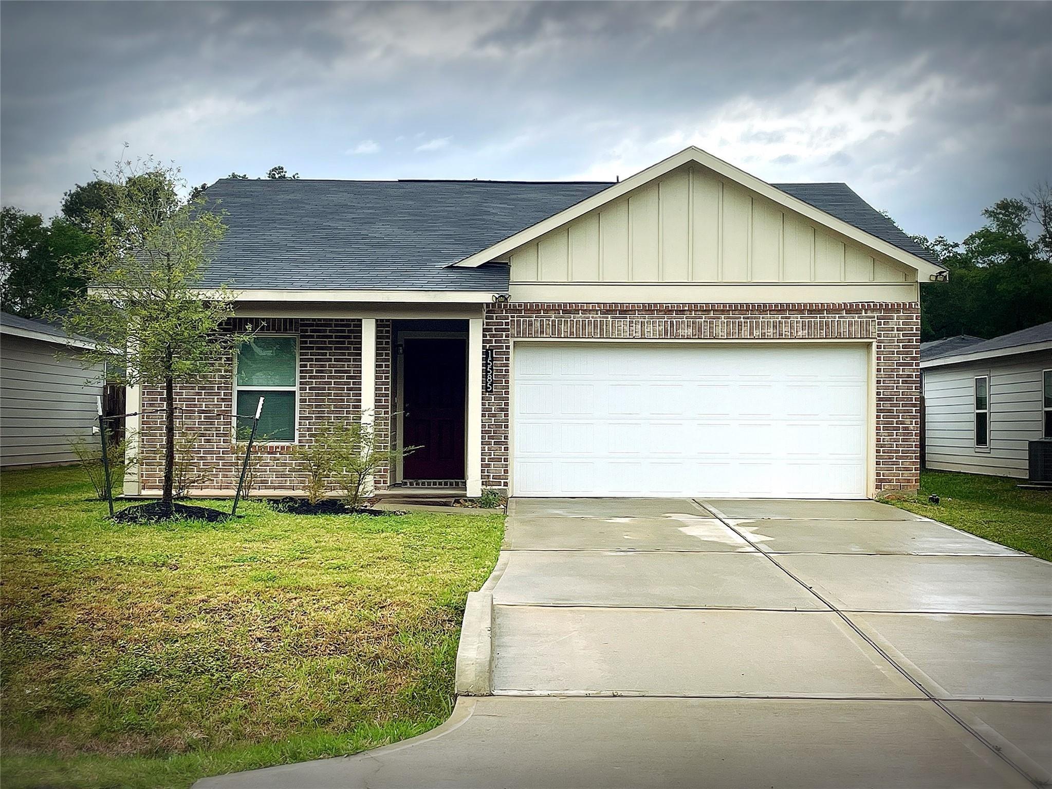 Briar Forest Dr, Conroe, TX 77306