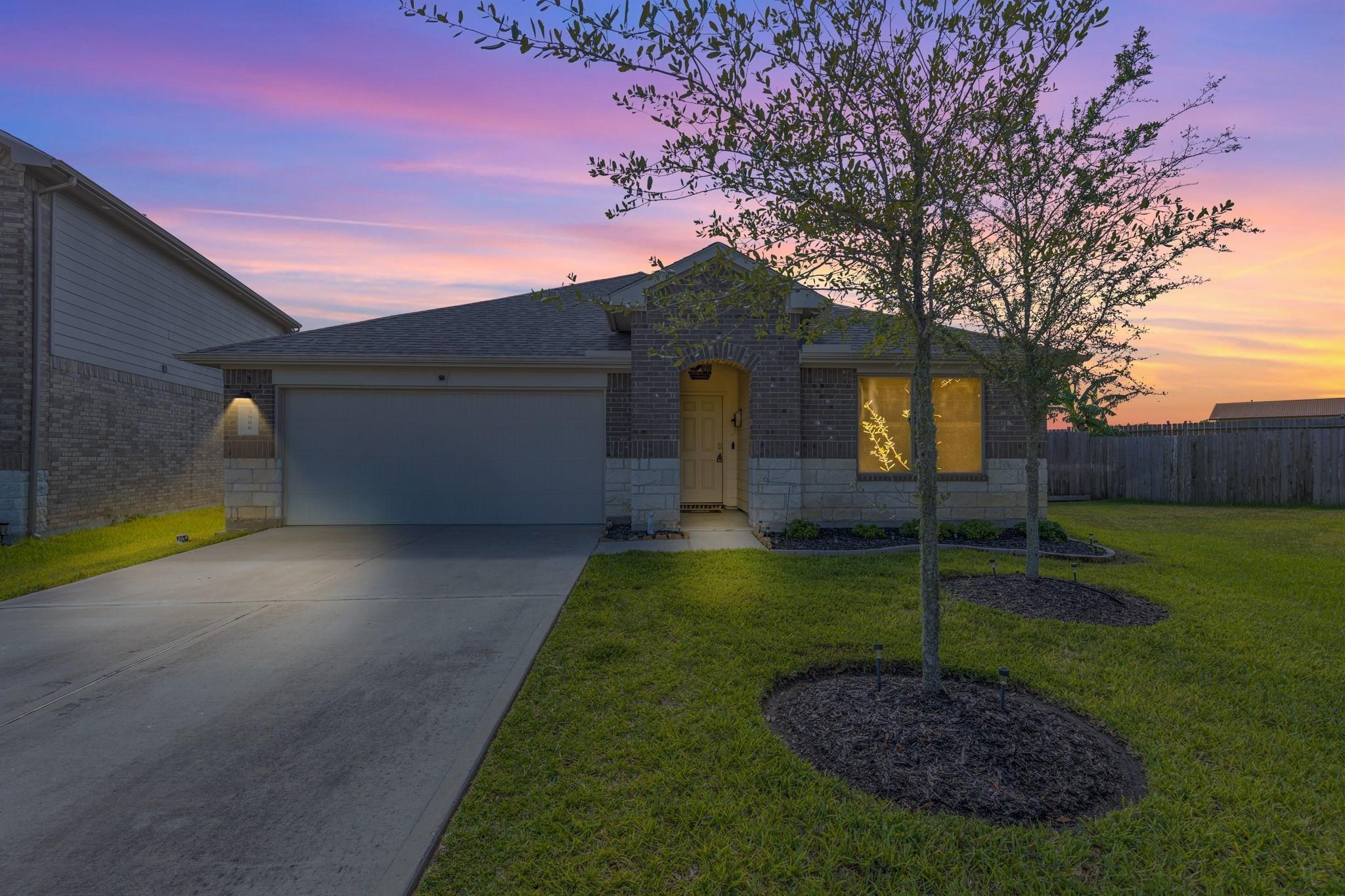 Tamarind Ln, Baytown, TX 77521