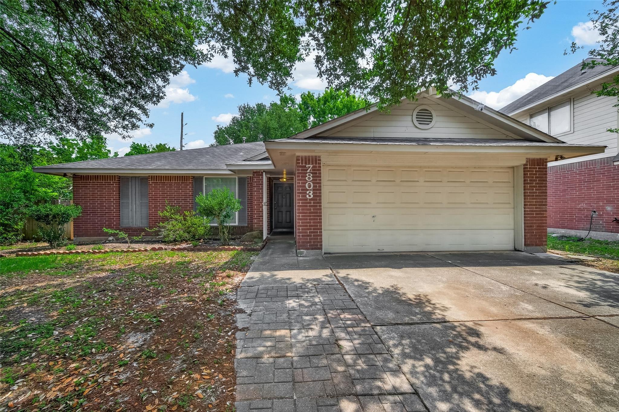 Yellow Pine Dr, Houston, TX 77040