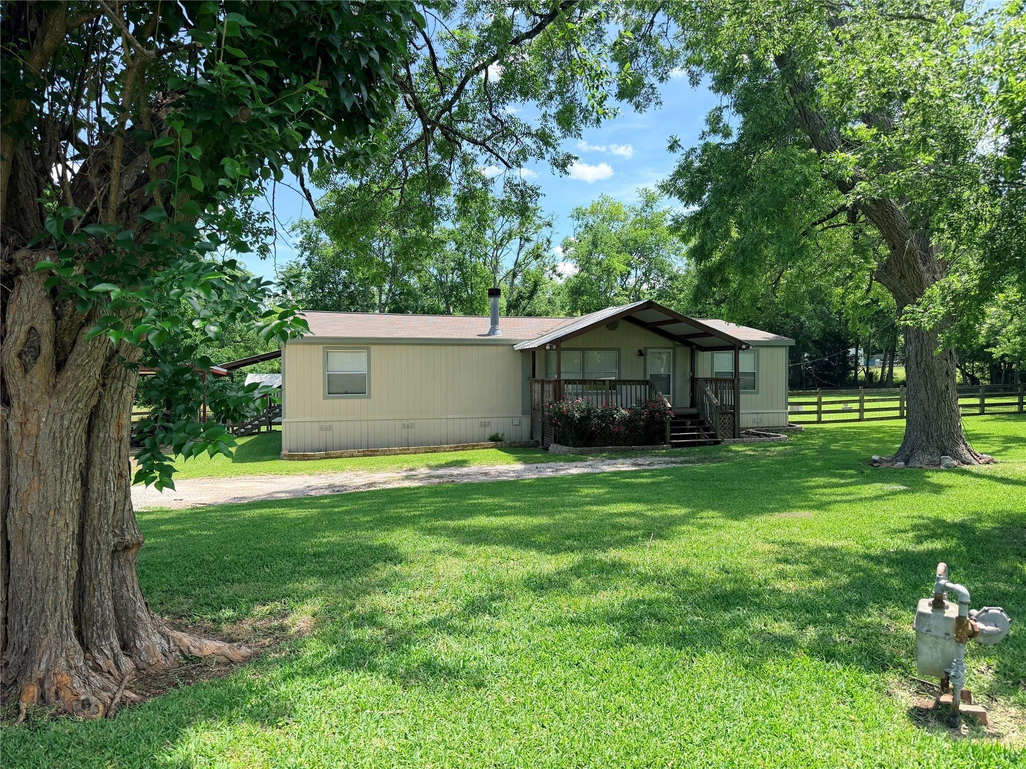 Camden Rd, Chester, TX 75936