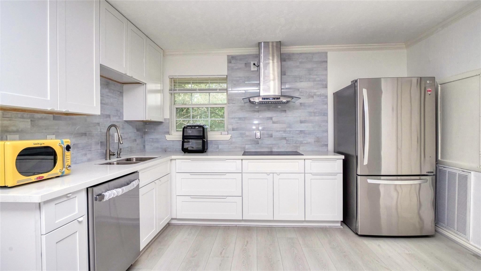 Holly St, Houston, TX 77081