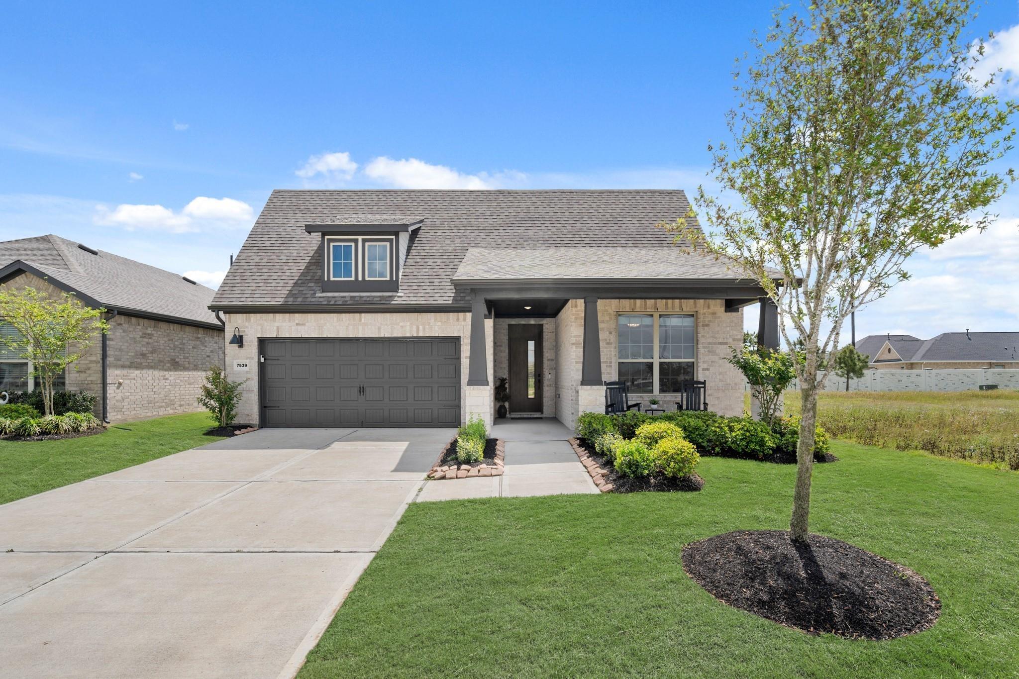 Rolling Stone Dr, Fulshear, TX 77441
