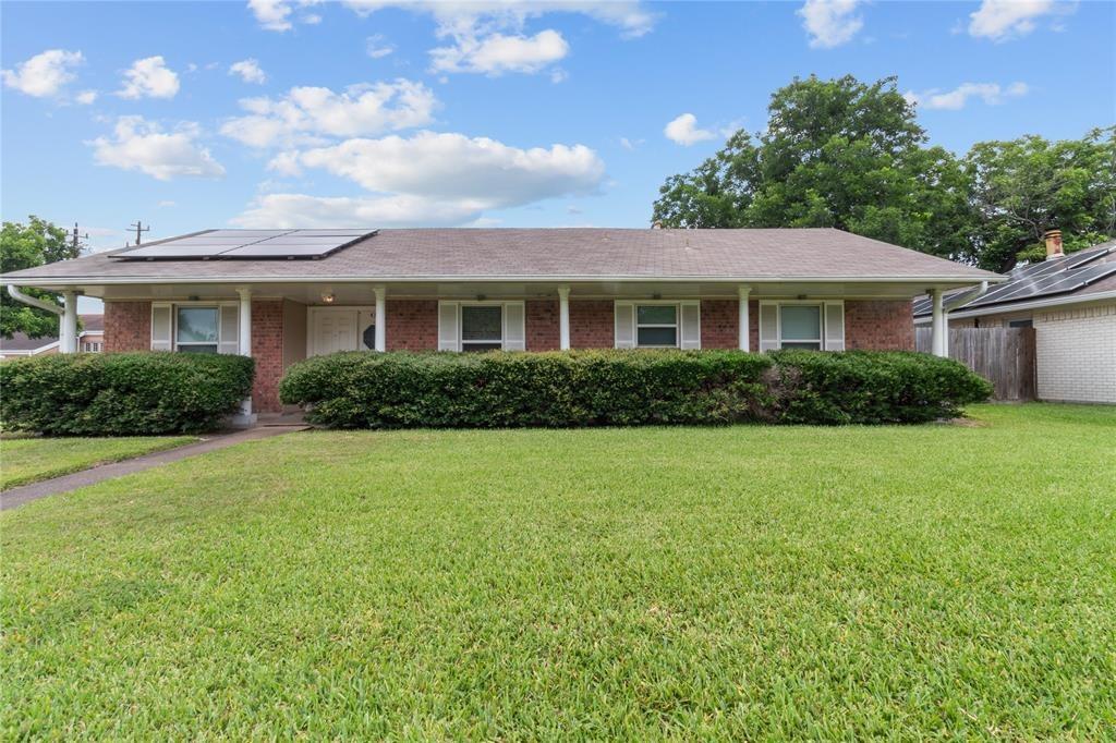 Aztec St, Pasadena, TX 77504