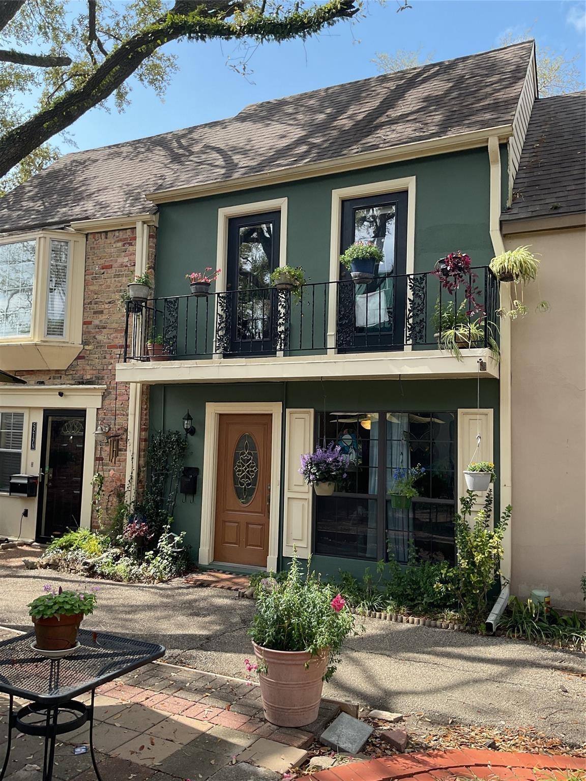 Arboles Dr, Houston, TX 77035