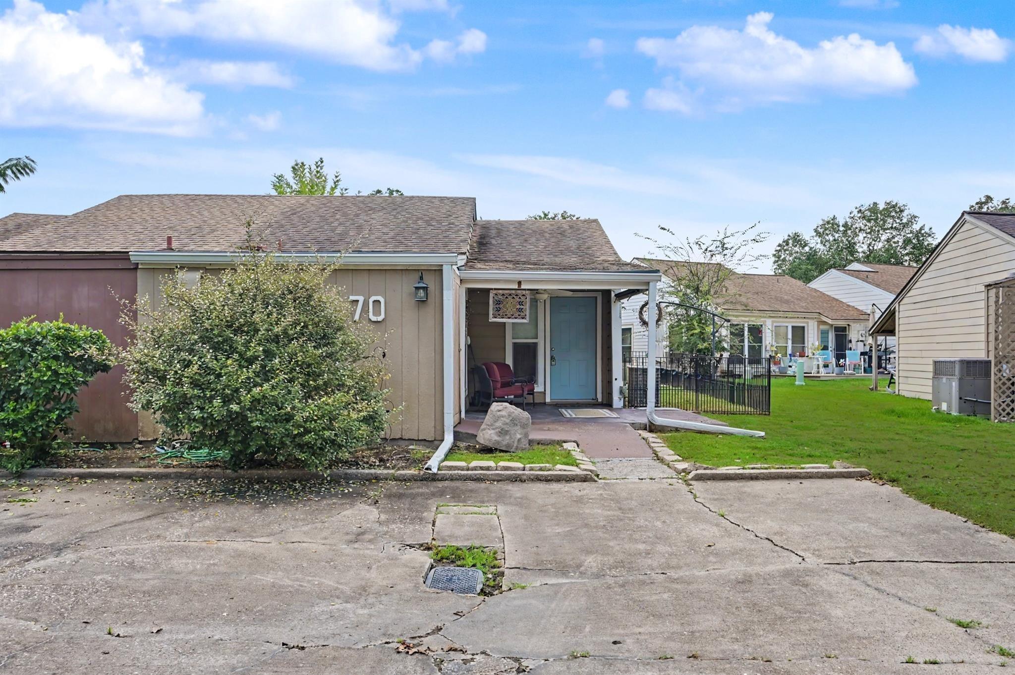 Westwood Dr W, Trinity, TX 75862