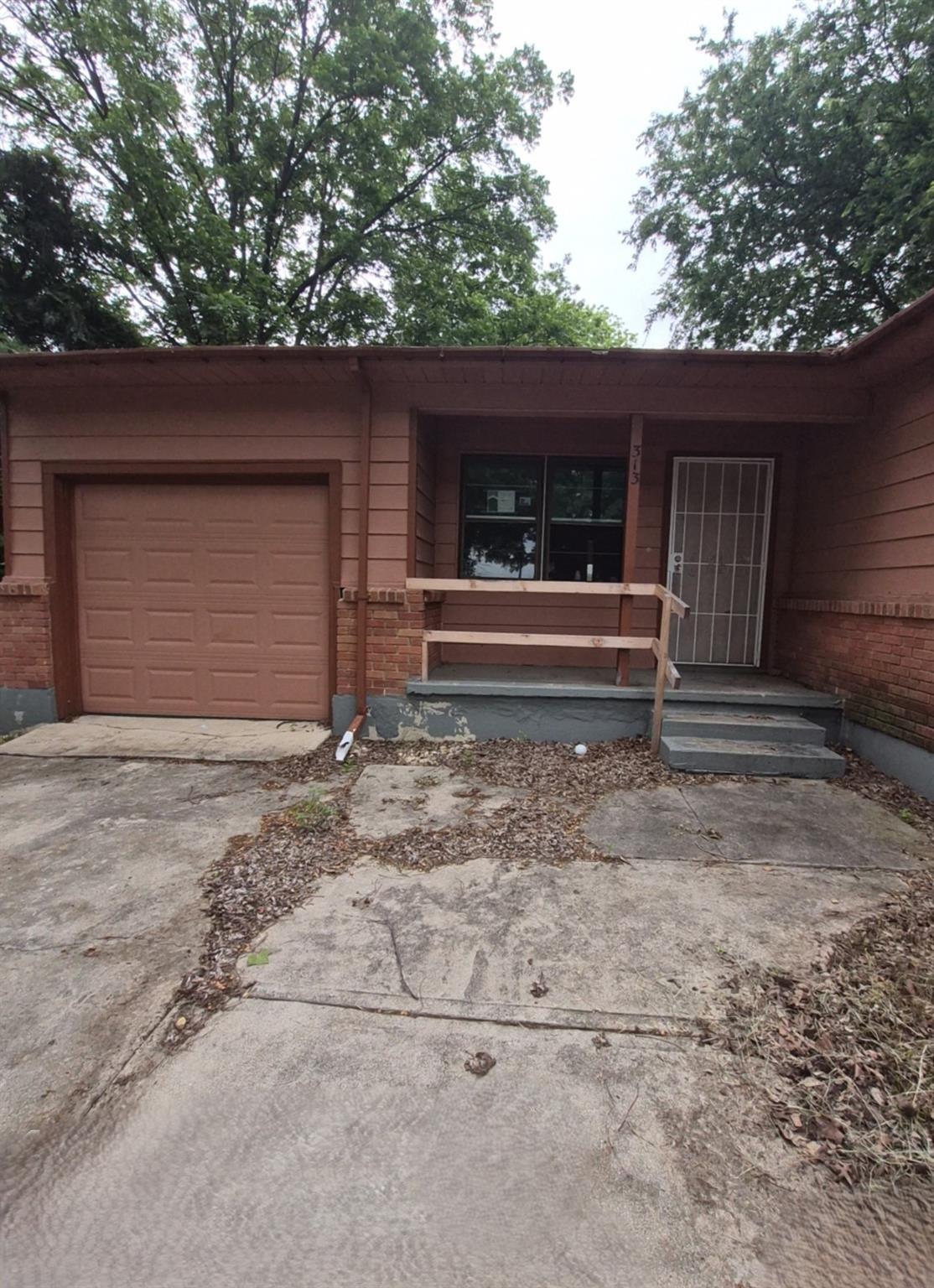 Elm St, Copperas Cove, TX 76522