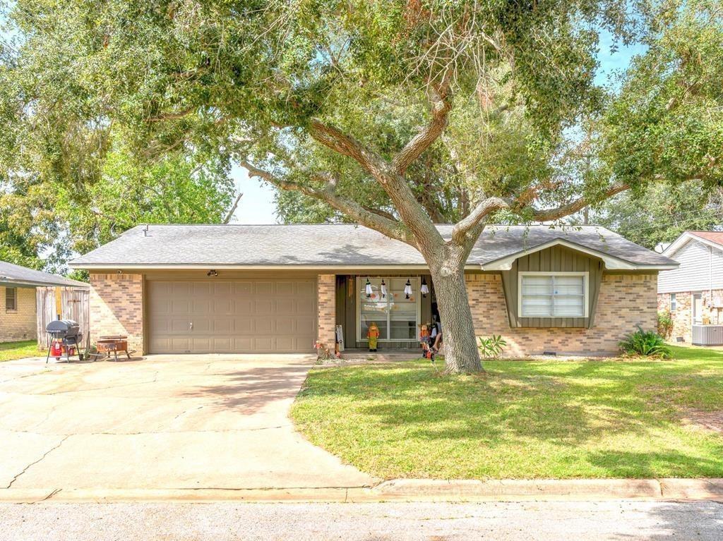 Rice Ave, Bay City, TX 77414