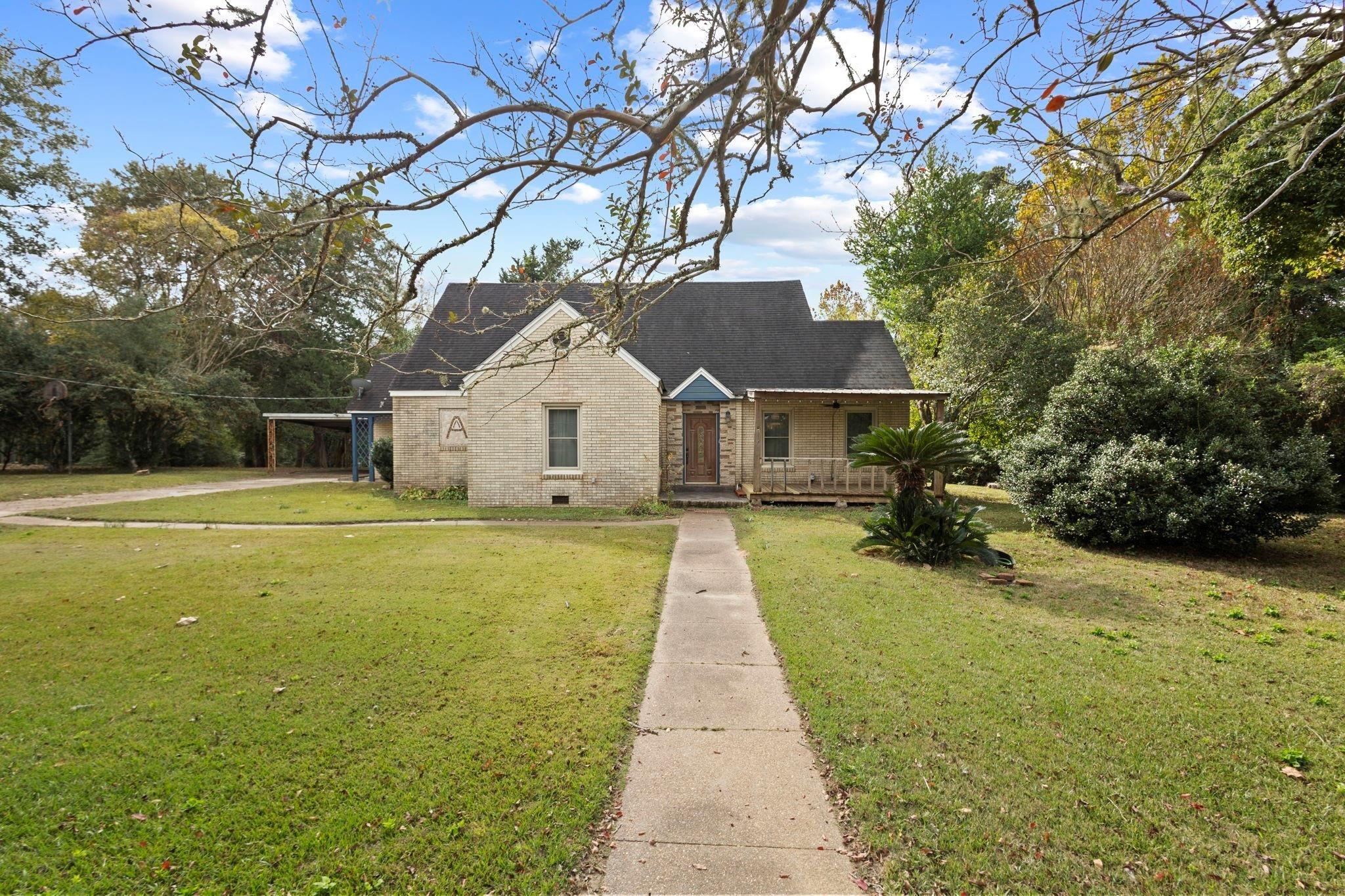 N Pine St, Woodville, TX 75979