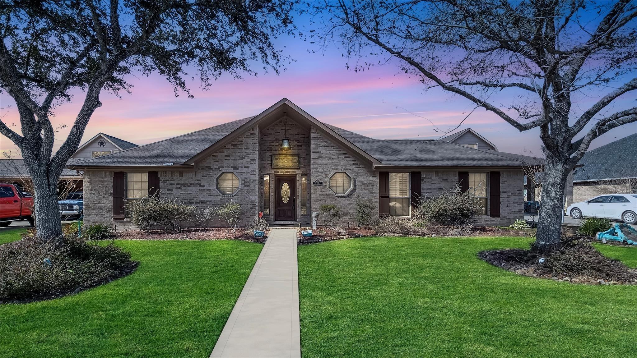 Santa Cruz Ln, League City, TX 77573