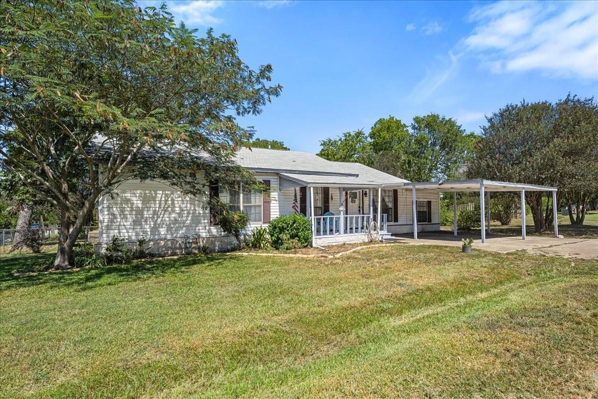 W 8th St, Caldwell, TX 77836