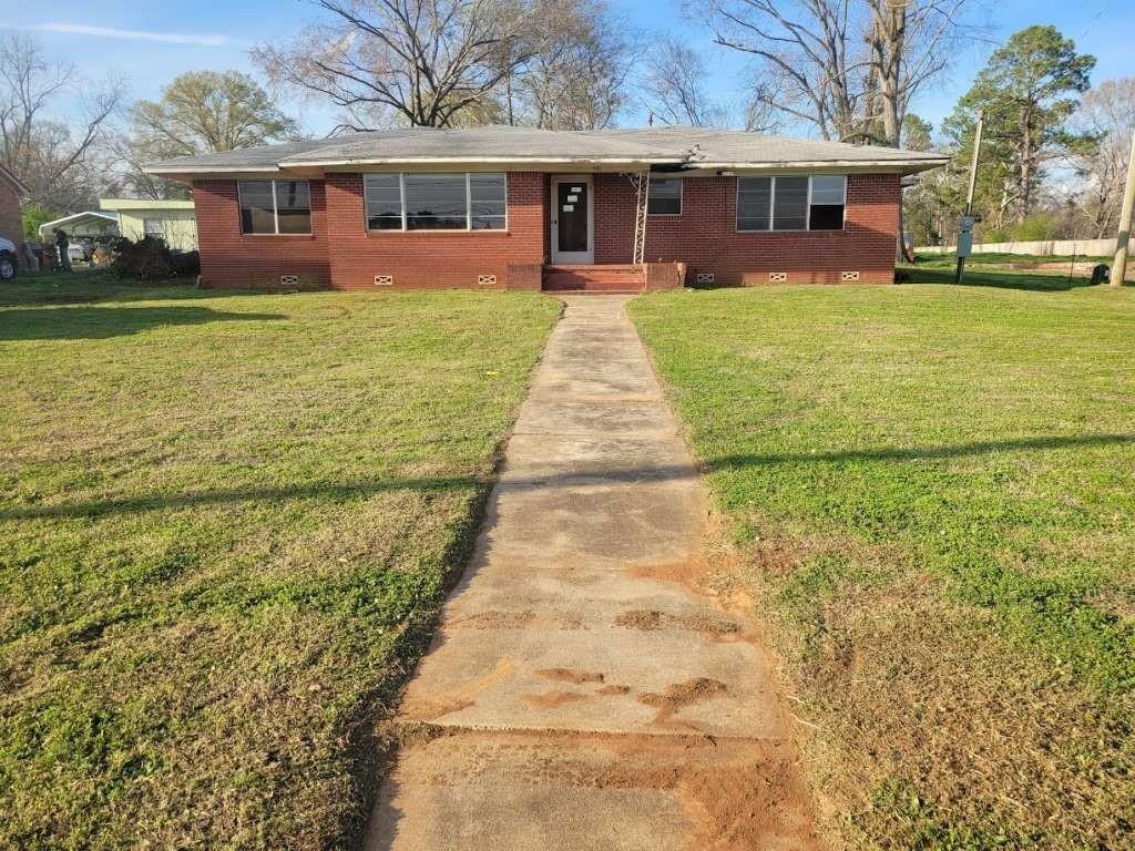 E 1st, Hughes Springs, TX 75656