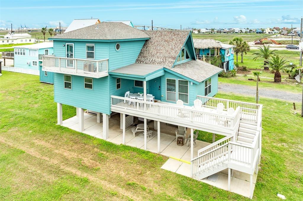 Driftwood Ct, Freeport, TX 77541
