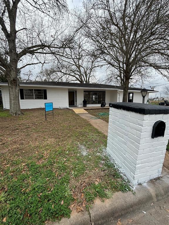 Silliman St, Sealy, TX 77474