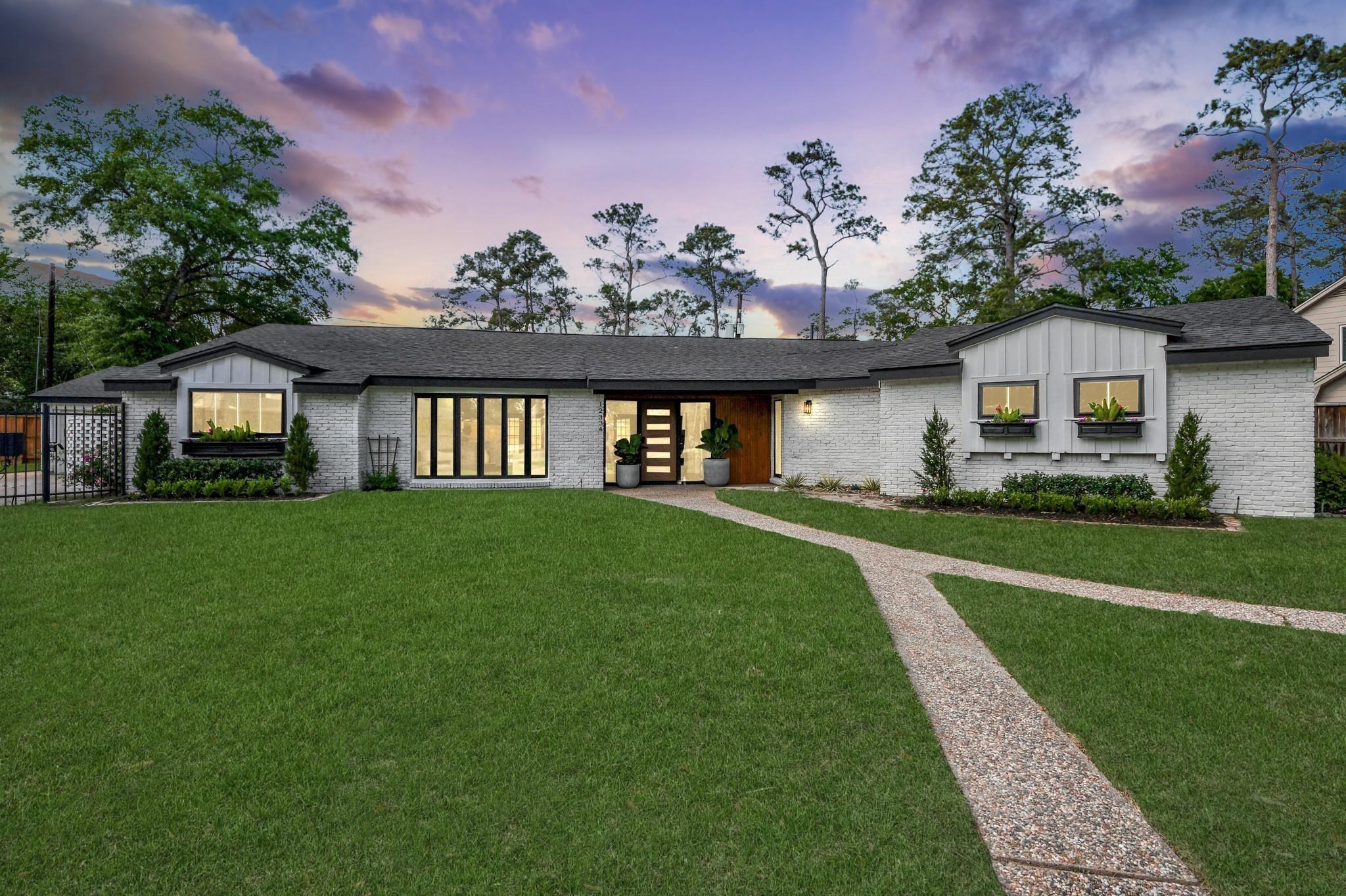 Beauregard Dr, Houston, TX 77024