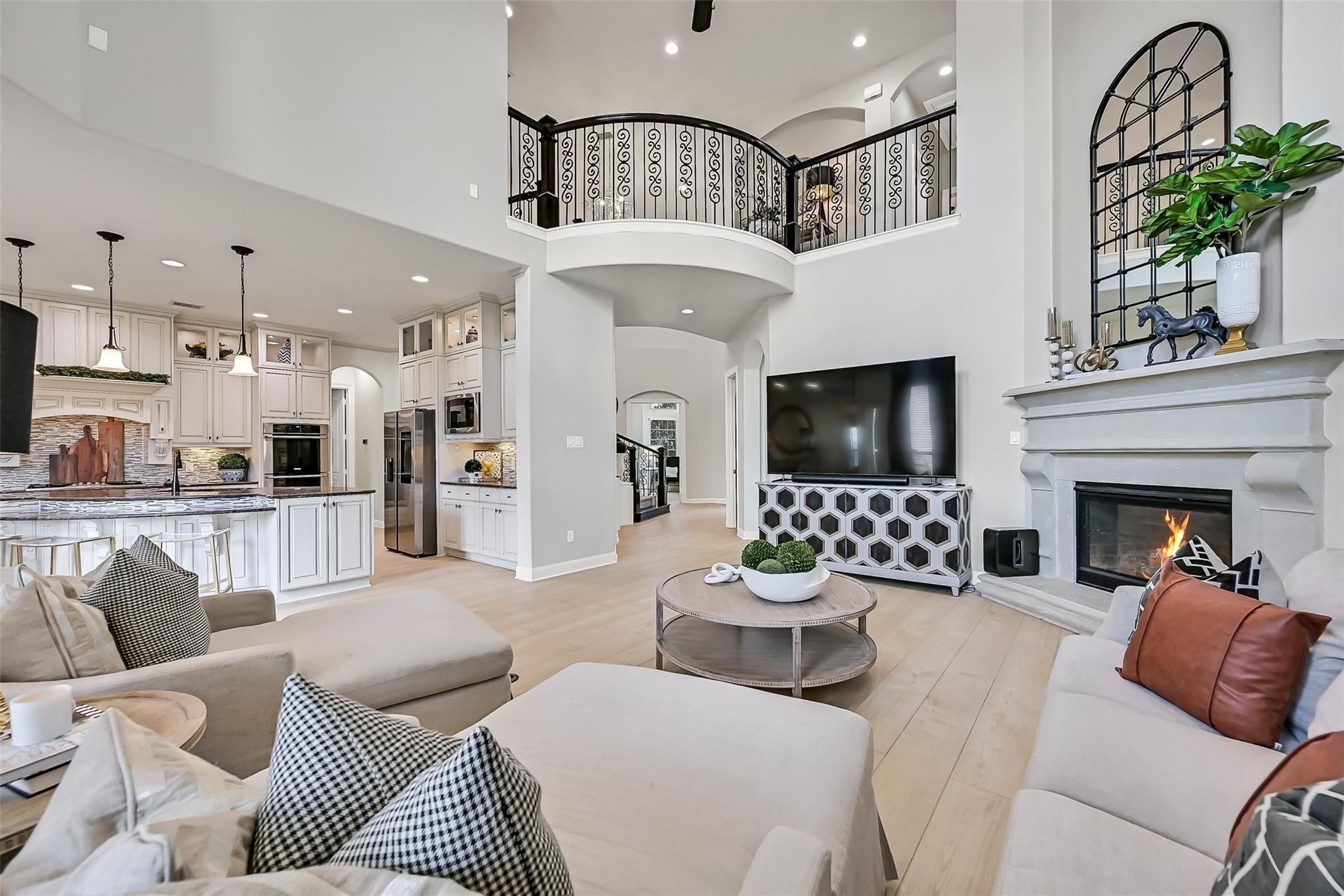 Stillhouse Hollow Ln, Friendswood, TX 77546