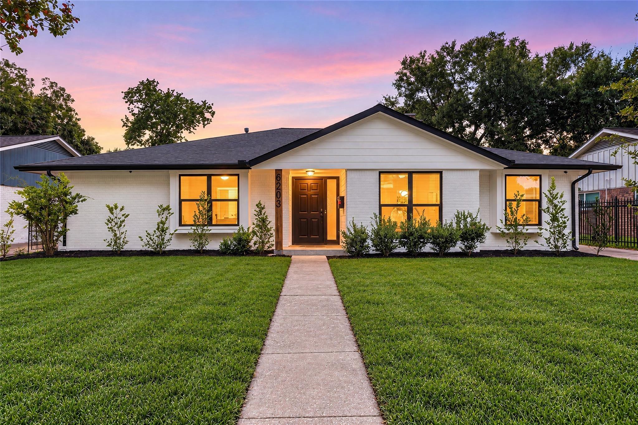 Rutherglenn Dr, Houston, TX 77096