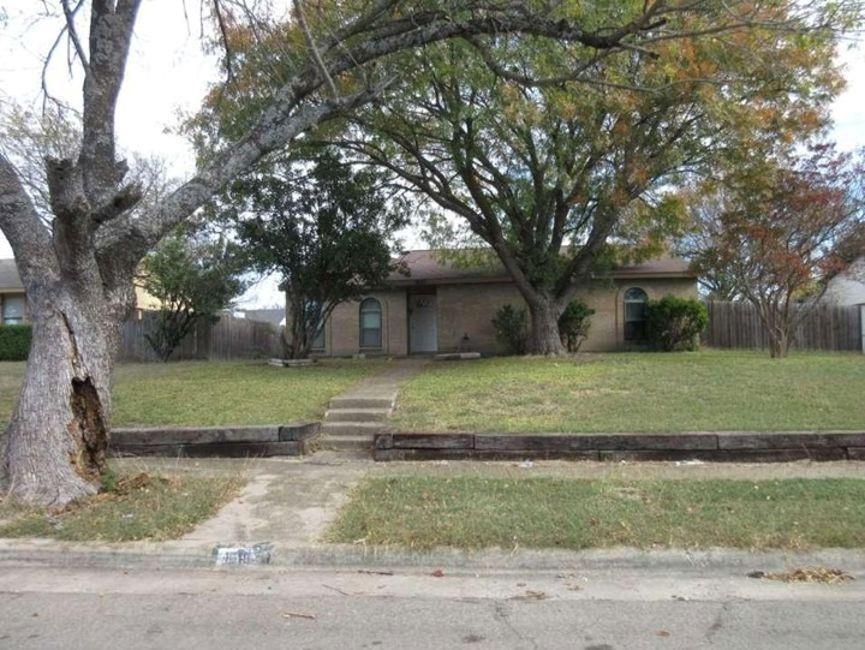 Sunset Ln, Duncanville, TX 75137