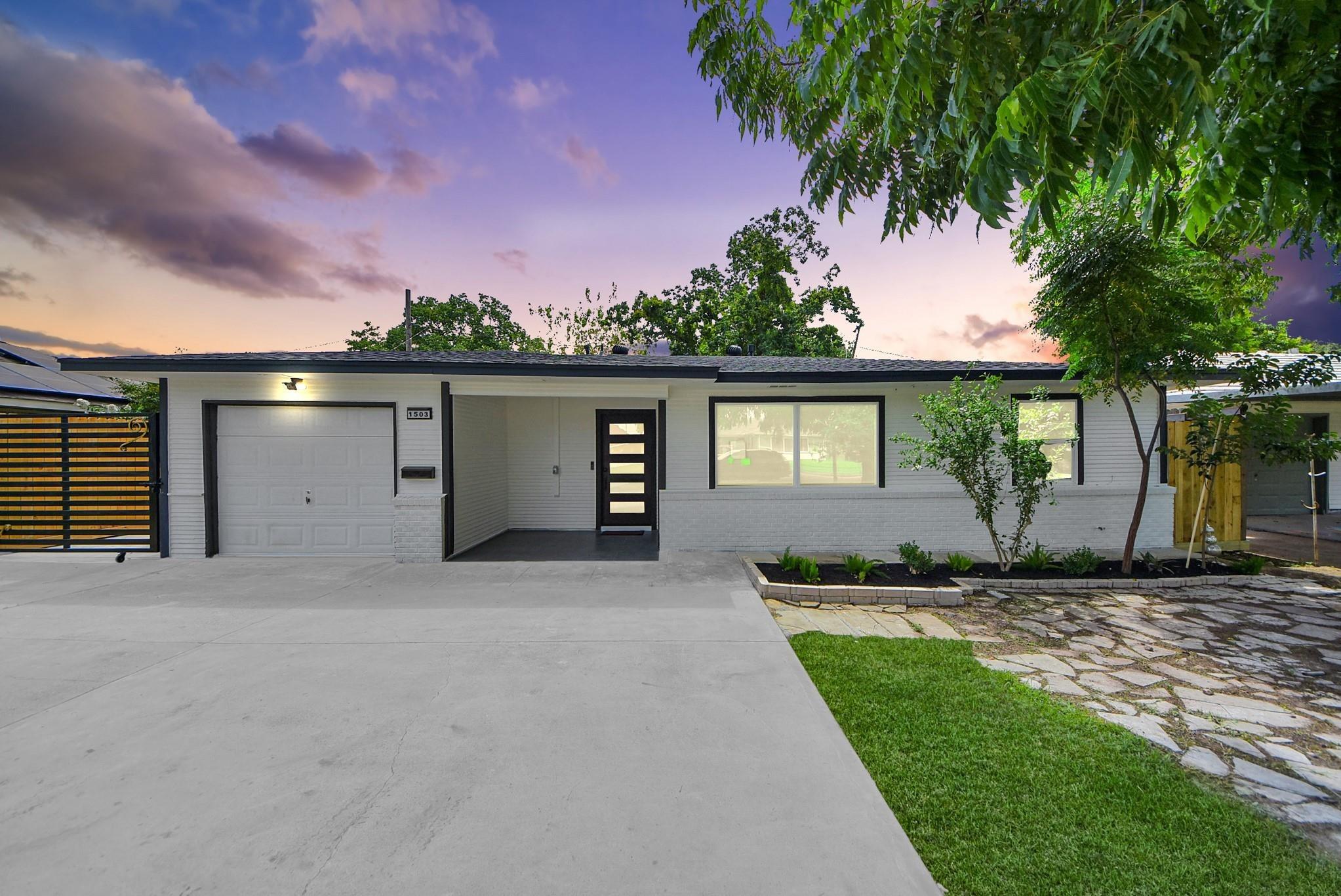Locklaine Dr, Pasadena, TX 77502