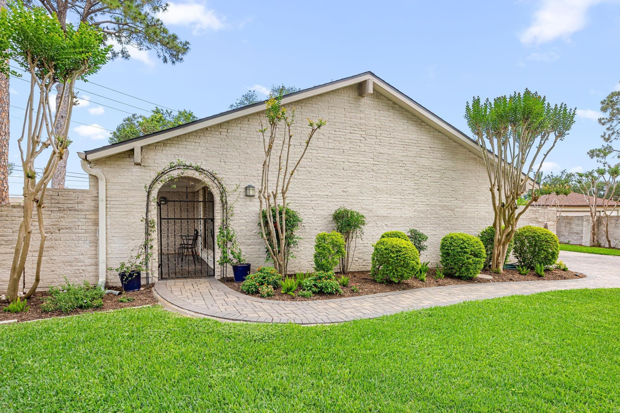 Lynbrook Ct, Sugar Land, TX 77478