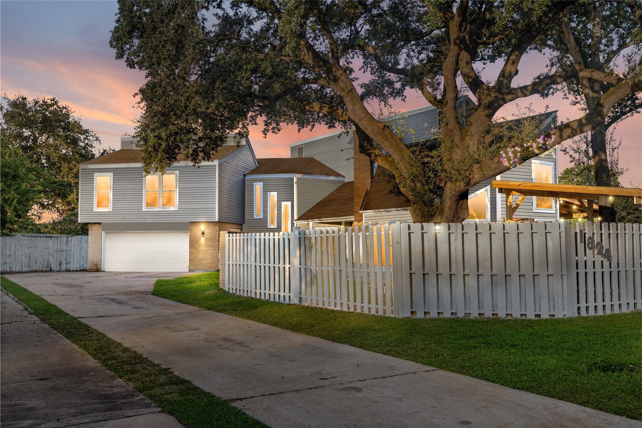 Pine Cone Dr, Katy, TX 77493