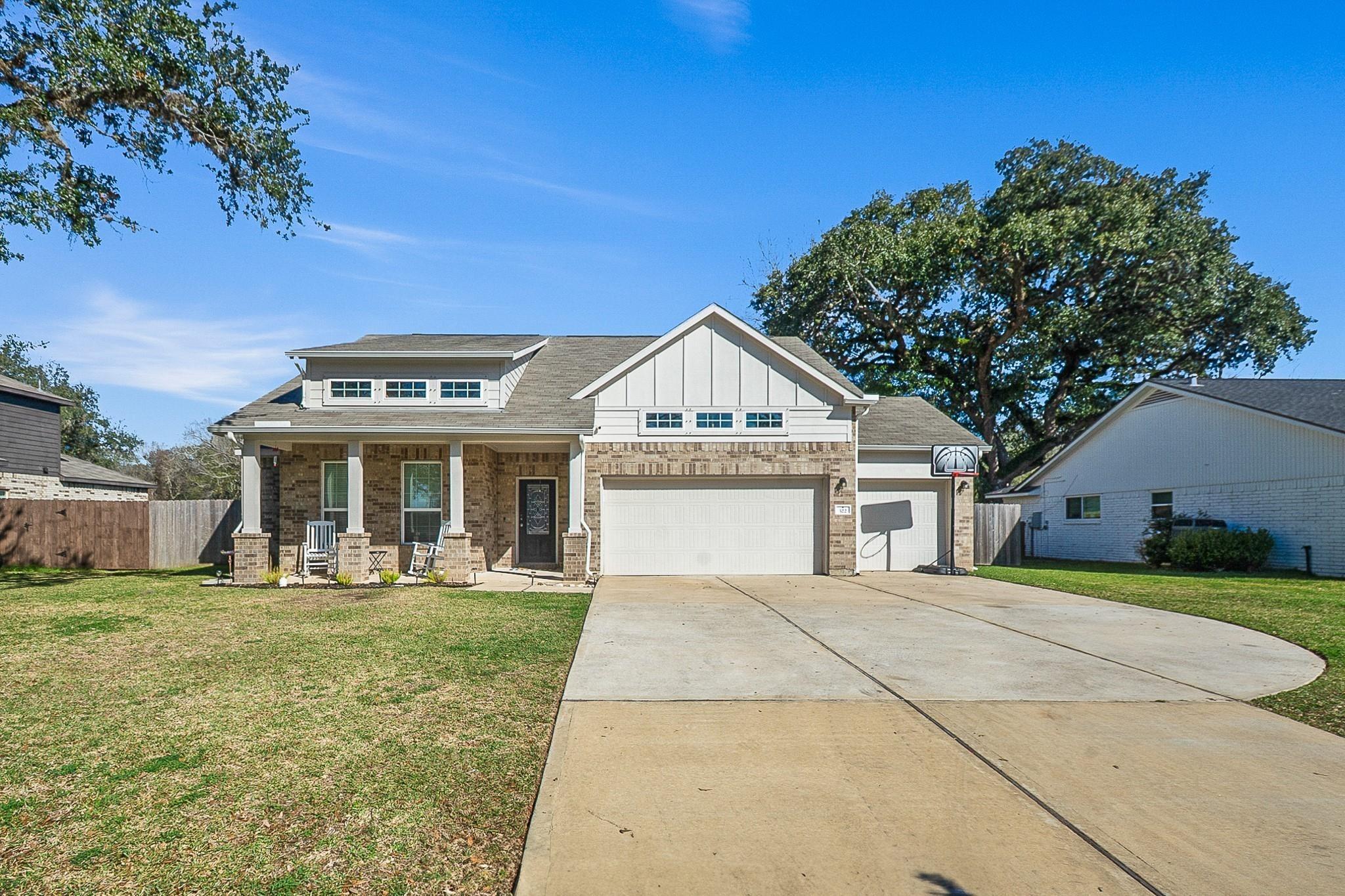 Wellshire Dr, West Columbia, TX 77486
