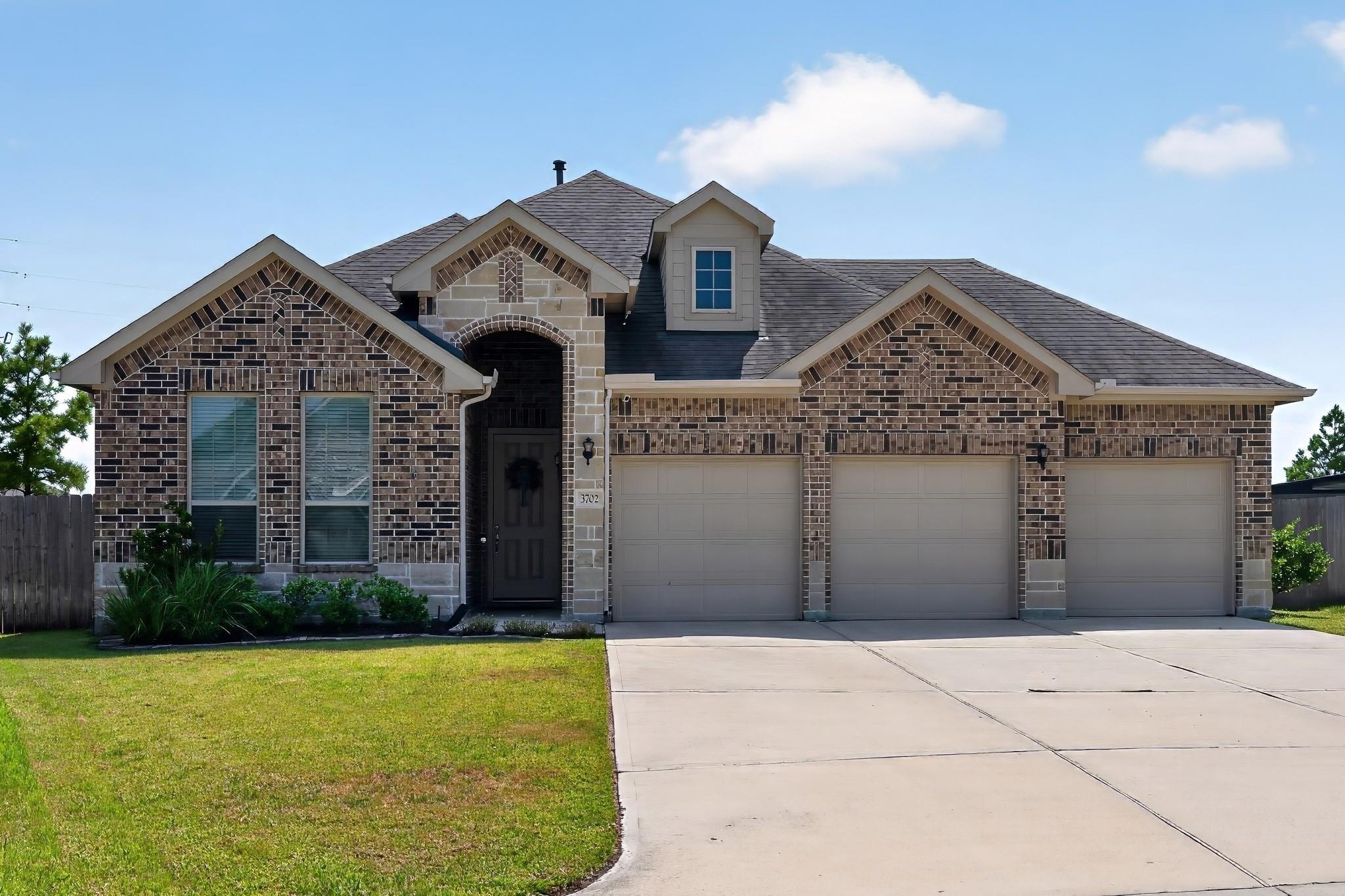 Midway Gardens Dr, Spring, TX 77386