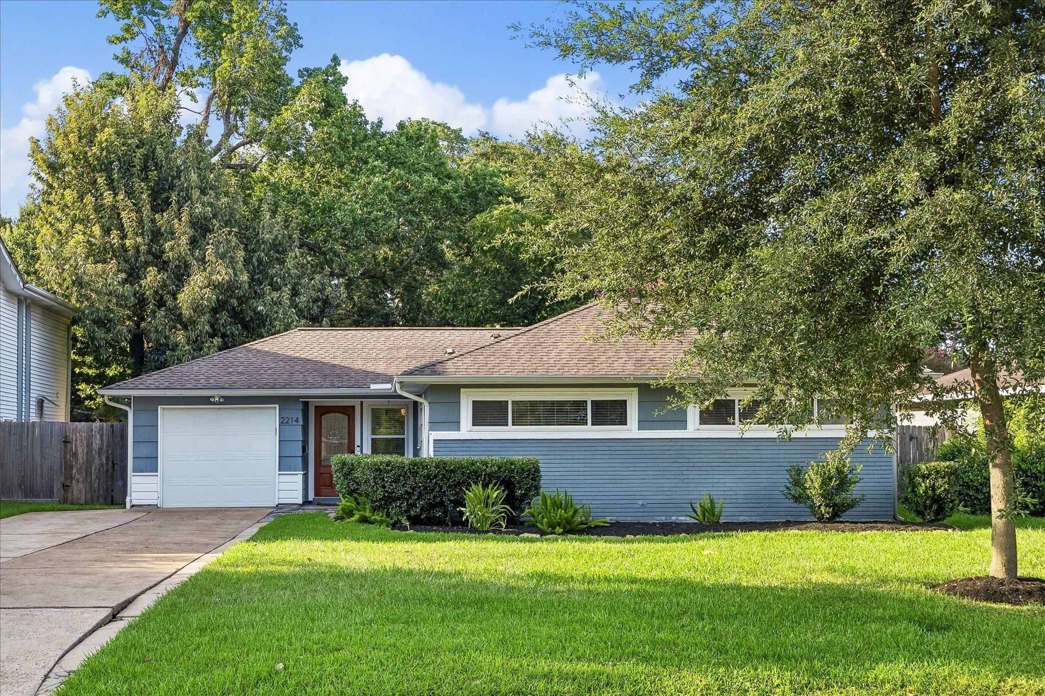 Saxon Dr, Houston, TX 77018