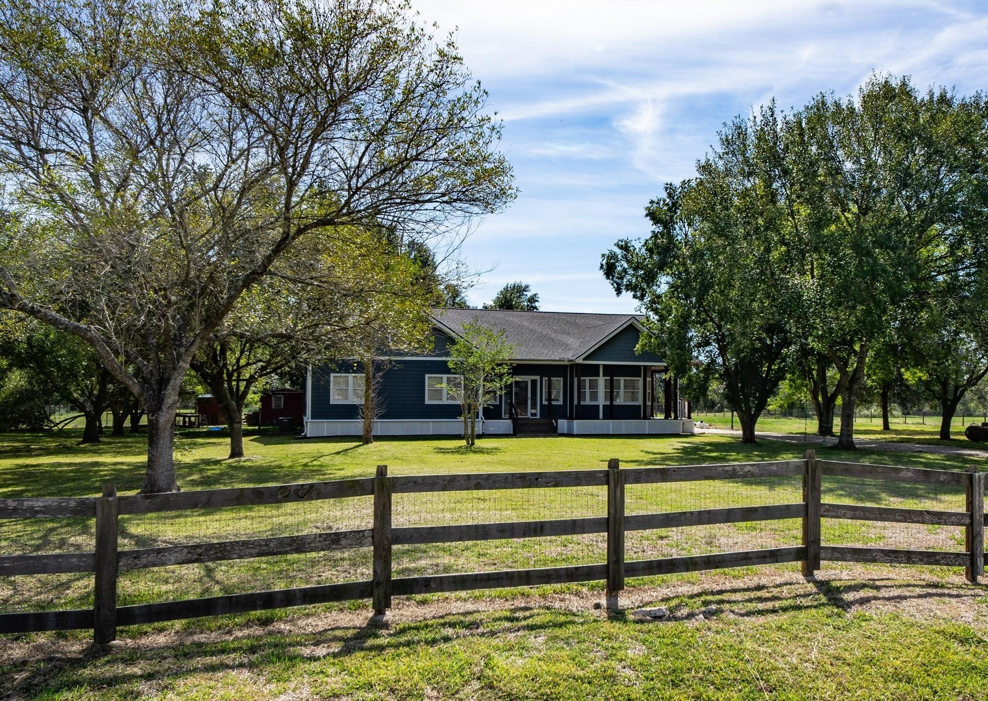 Southfork Ln, Rosharon, TX 77583
