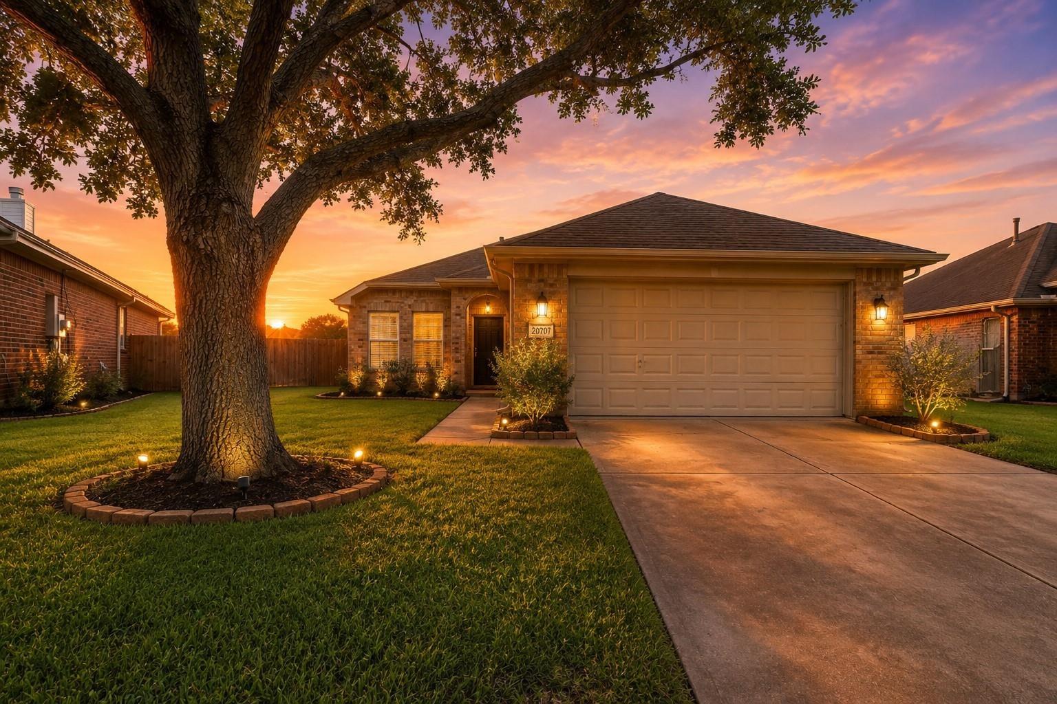 Trail Meadow Ln, Rosharon, TX 77583