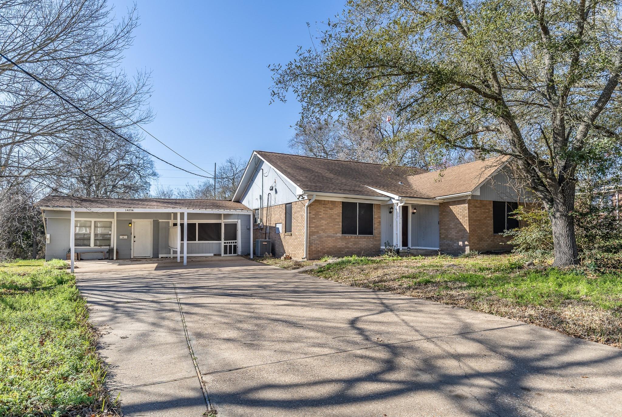 15th St, Huntsville, TX 77340