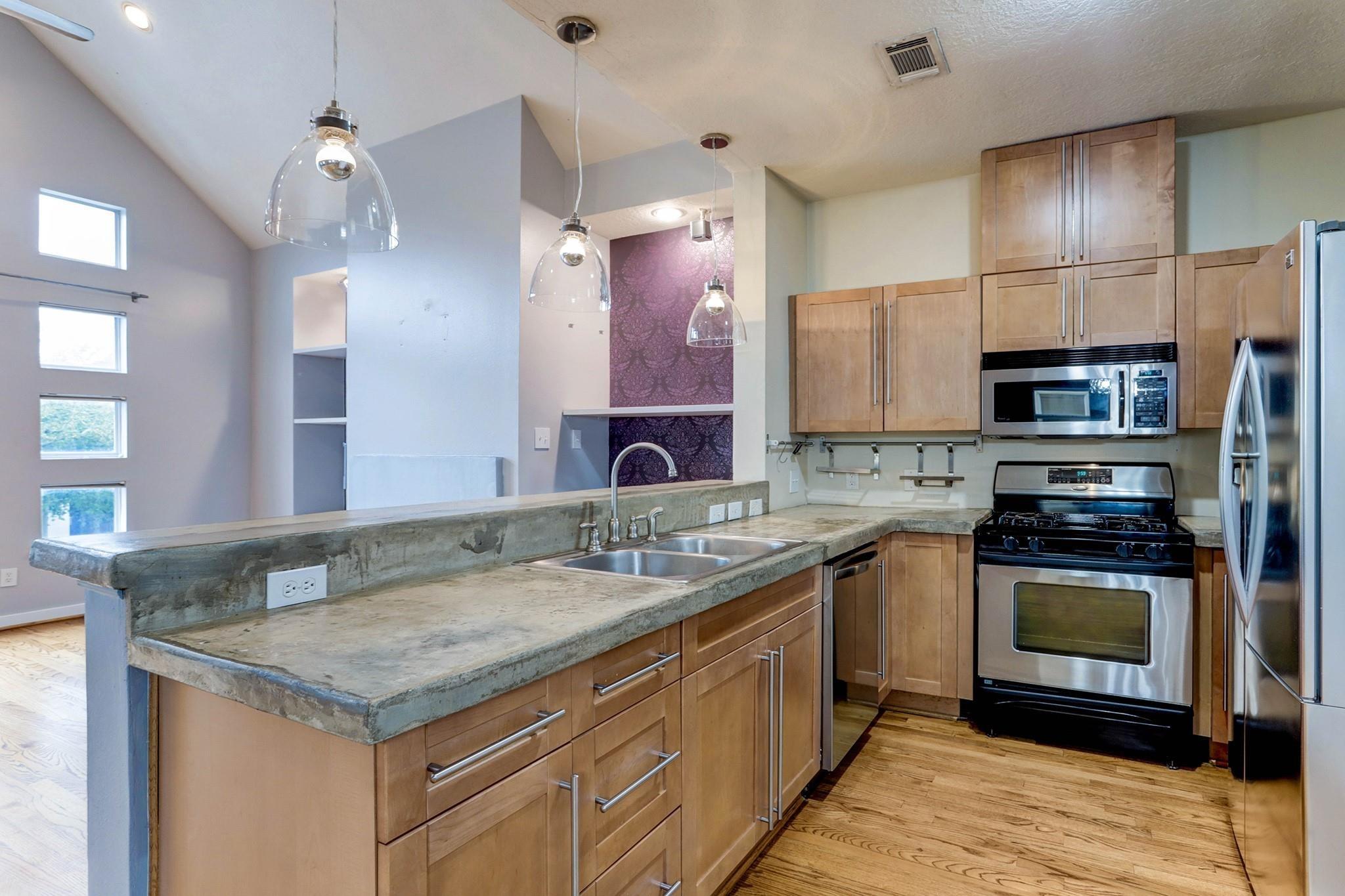 Kiam St, Houston, TX 77007