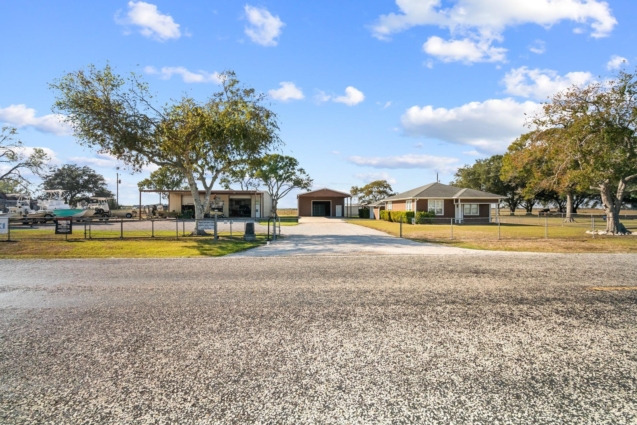 S Fm 441 Rd, Louise, TX 77455