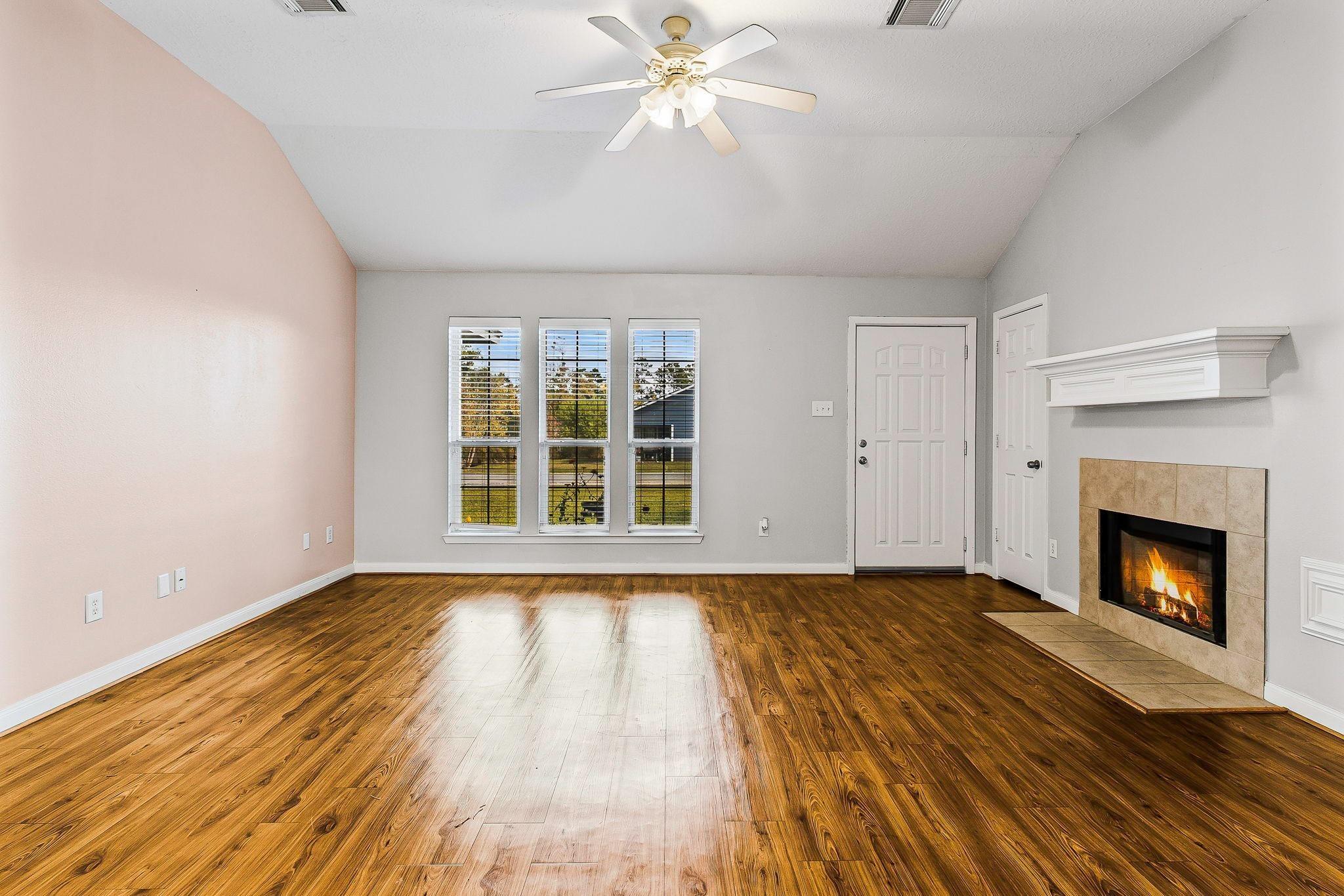 Yaupon Cove Dr, Onalaska, TX 77360