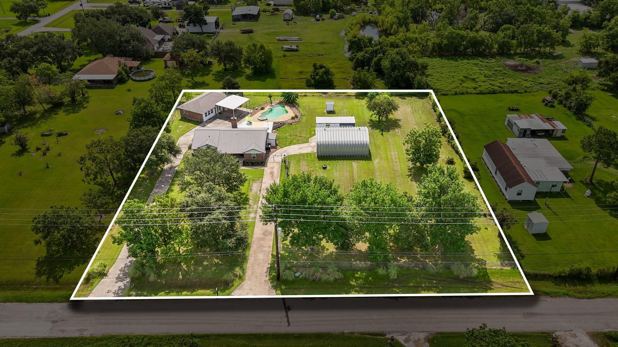 S Tower Rd, Santa Fe, TX 77517