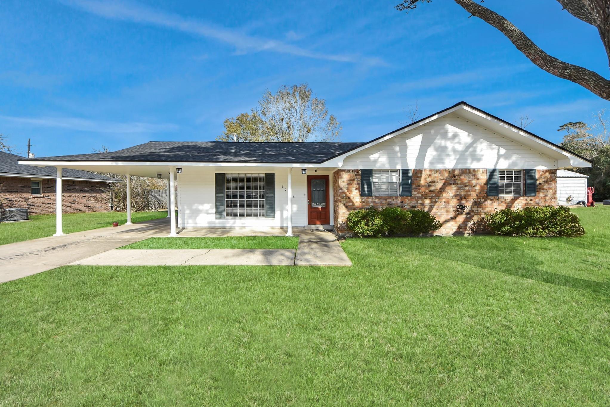 Manor St, Dayton, TX 77535