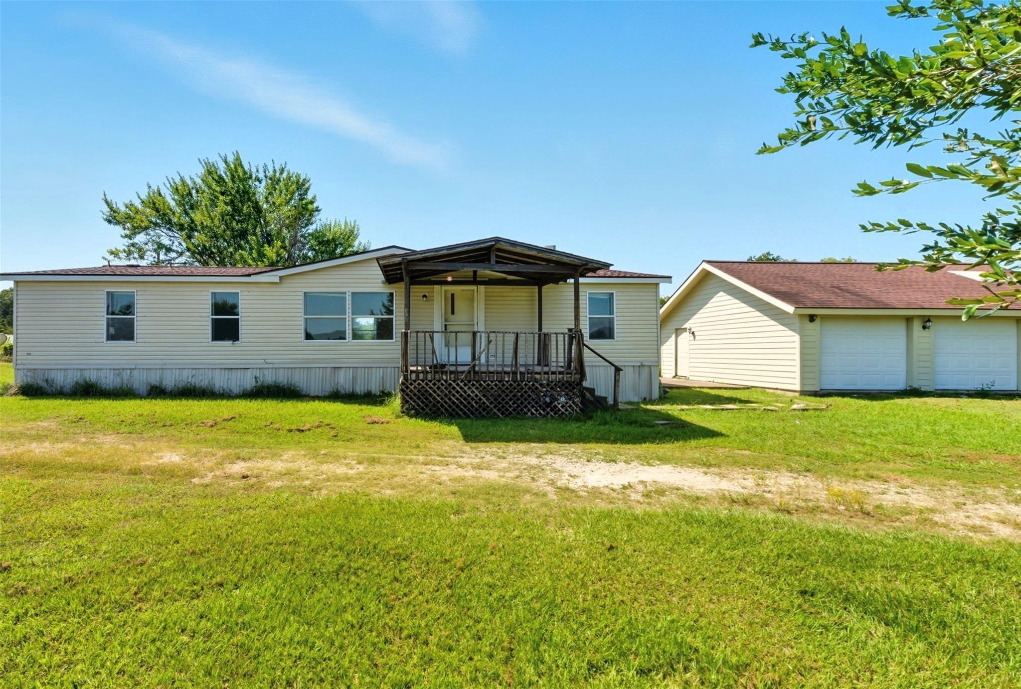 Hill Top Ln, Huntsville, TX 77320