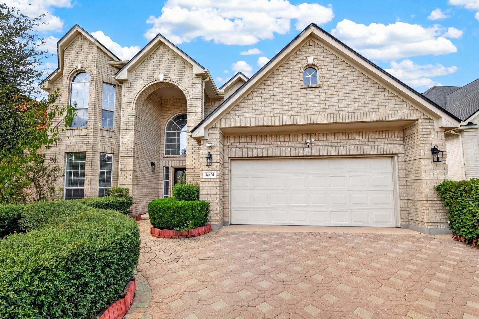Dunrobin Way, Sugar Land, TX 77498