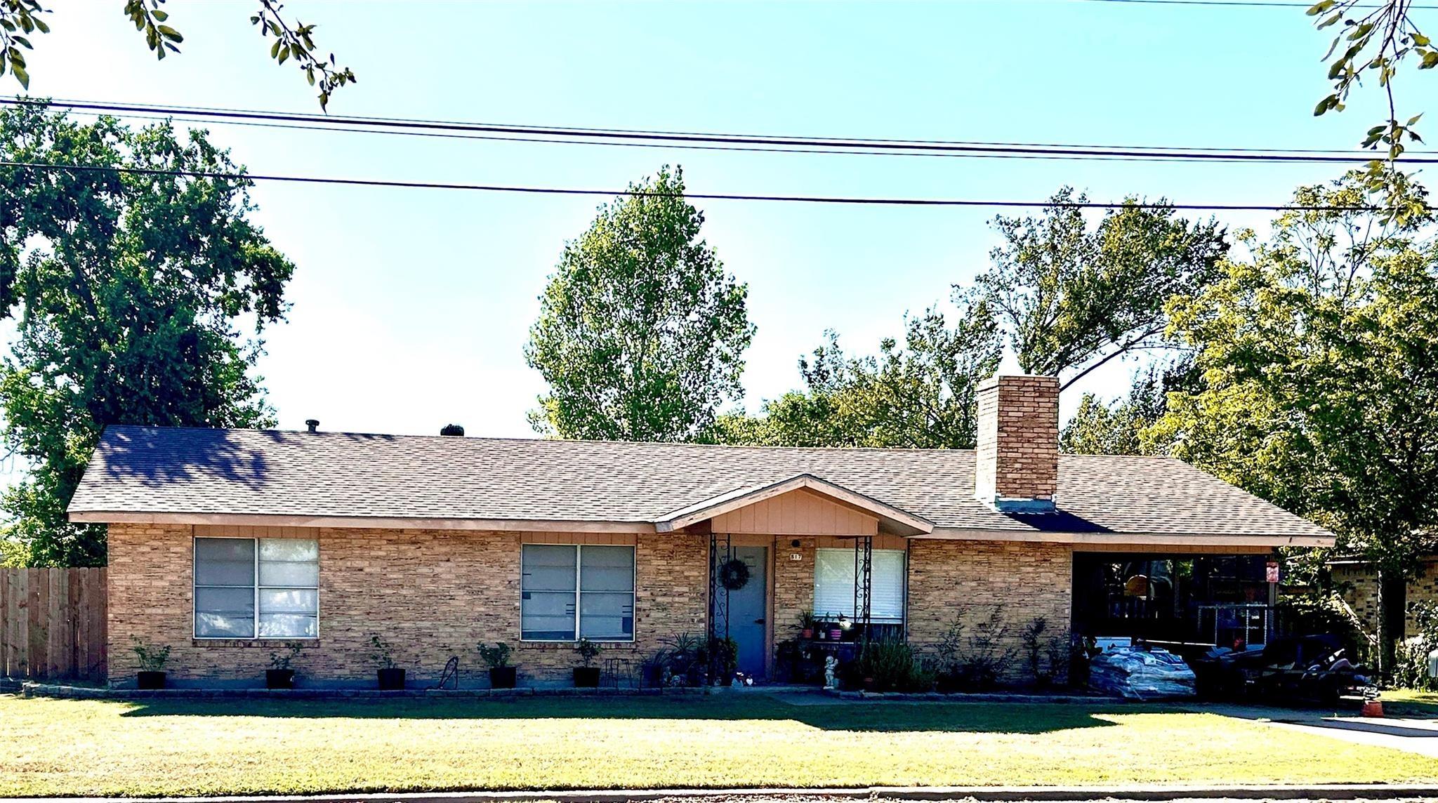 N Harris St, Giddings, TX 78942